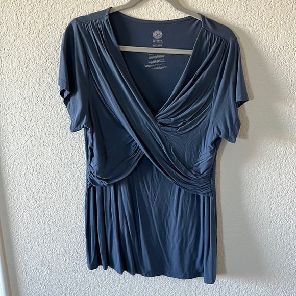 Kindred Bravely Tops - Kindred Bravely nursing shirt XXL